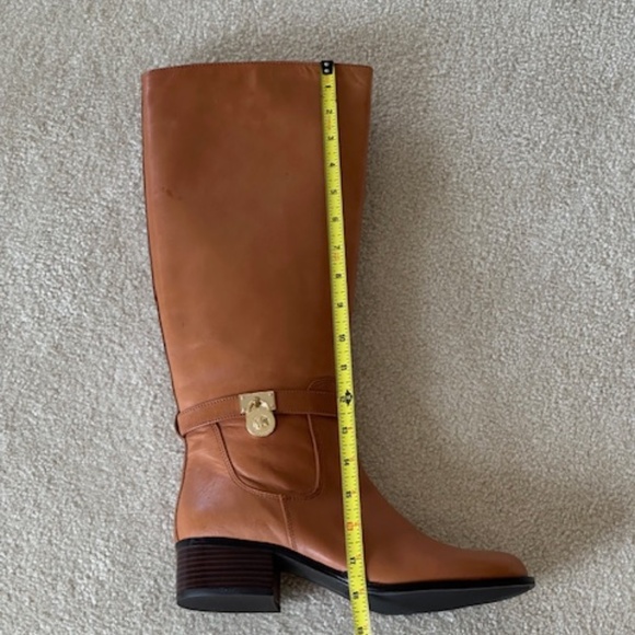 NWOT WOMEN'S MICHAEL KORS HAMILTON RIDING LIGHT BROWN LEATHER BOOT, SIZE: 9M - Picture 9 of 10